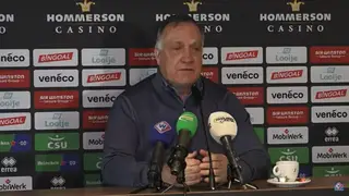 Dick Advocaat is teleurgesteld in resultaten en de fans