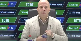 'Pijnlijk om aanvallende middenvelder in de spits te zetten'